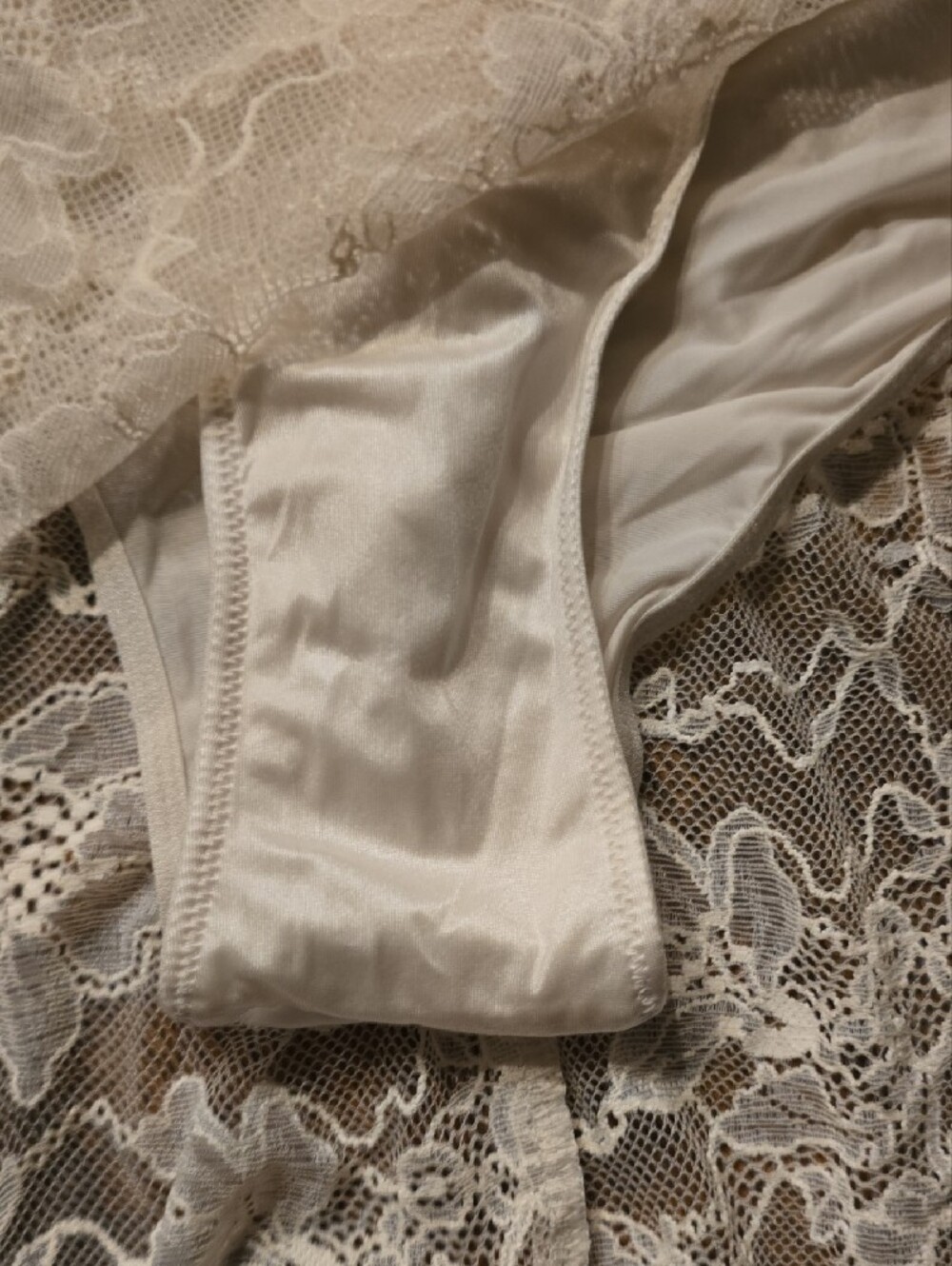 Victoria’s Secret Coconut White Shine Strap Lace Lingerie Mini Skirt Size S - Picture 6 of 12